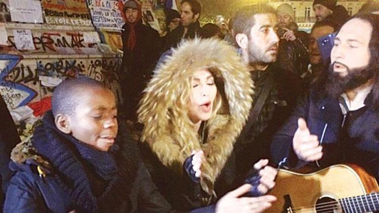 Madonna Pariste teröre meydan okudu