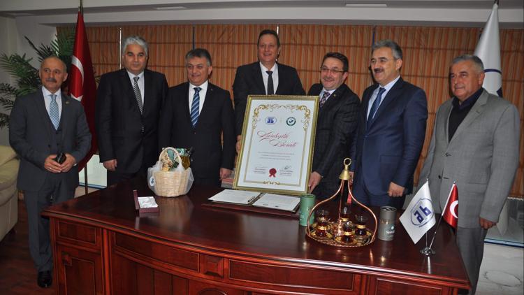 İzmir ve Rize ticaret borsalarından işbirliği