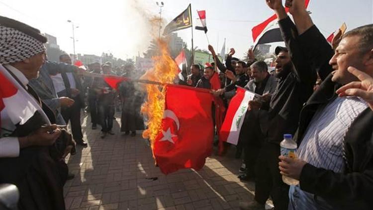 Irakta Türk Bayrağı yakıldı