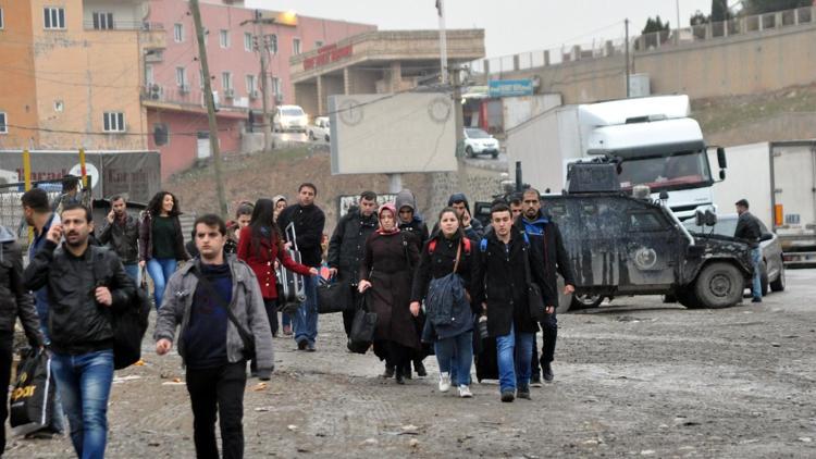 Tüm öğretmenler Cizre ve Silopi’yi terk ediyor