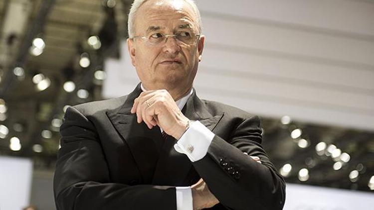 Alman basını: İstifa eden VW CEOsu maaşını almaya devam ediyor