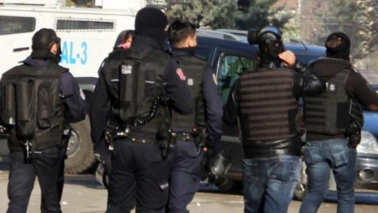 Surda polis müdahalesi: 2si Rus çok sayıda gözaltı