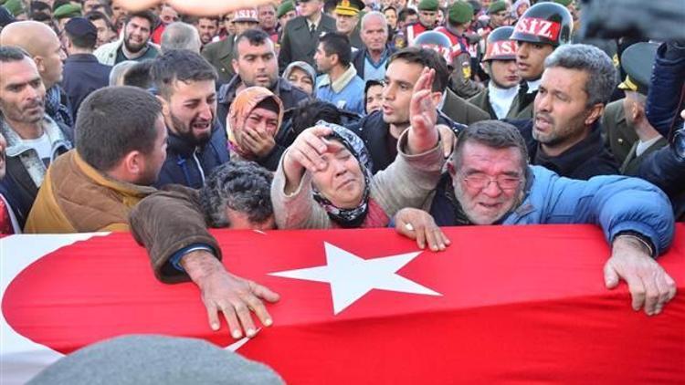 Şehit uzman çavuş Erdoğan Kaya son yolculuğuna uğurlandı