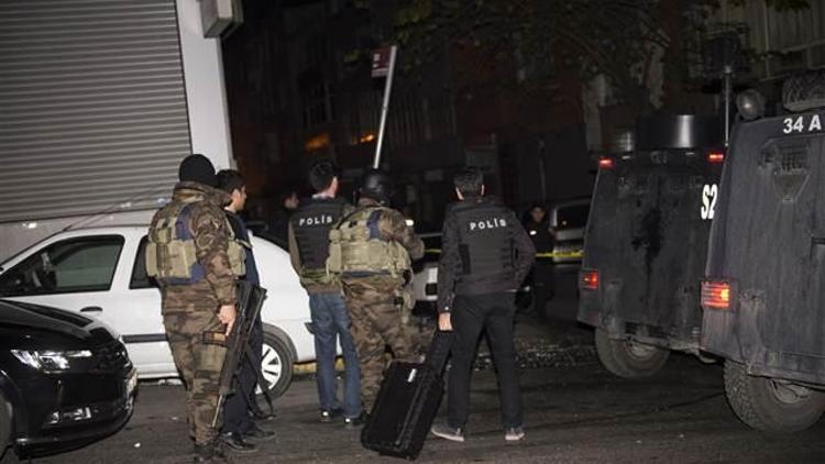 Operasyon yapılan hücreevinde çatışma: 2 terörist öldürüldü, 4 polis hafif yaralı