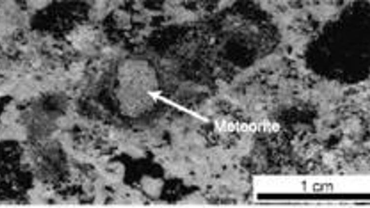 Çarpışmayı atlatan meteorit