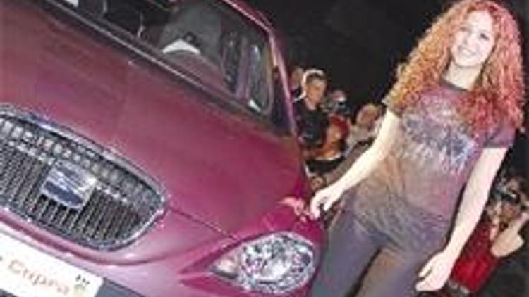 Shakira, ’Çıplak Ayaklar’ için otomobil tasarladı