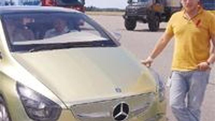 Mercedes yılda 1.4 milyar Euro yatırımla elektrik akımına kapıldı