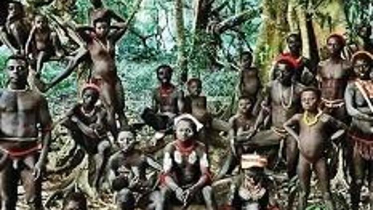 Jarawa Kabilesi’ne kravat takacaklar