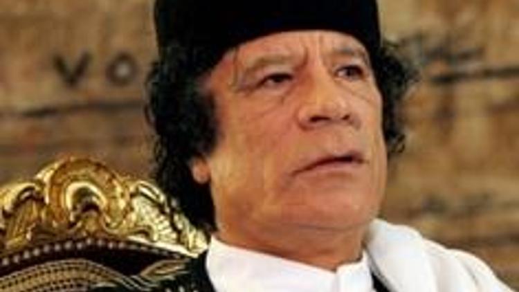 Kaddafi tüm gücüyle başkente mevzilendi