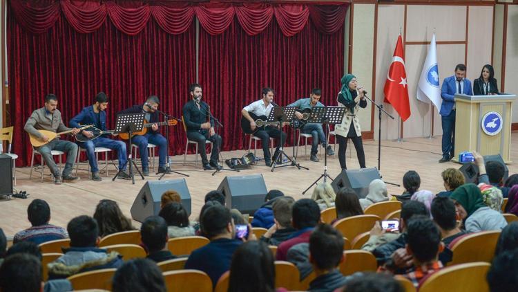 Konser bileti yerine kırtasiye malzemesi