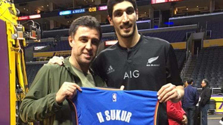 Hakan Şükür ABDde NBA maçını izledi