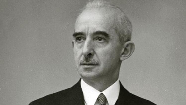 2 . Cumhurbaşkanı İsmet İnönü mezarı başında anıldı