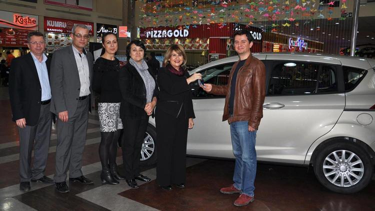 Park Bornova talihlisi otomobilini teslim aldı