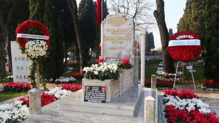 İstiklal Marşının şairi Ersoy, Edirnekapı Mezarlığındaki kabri başında anıldı