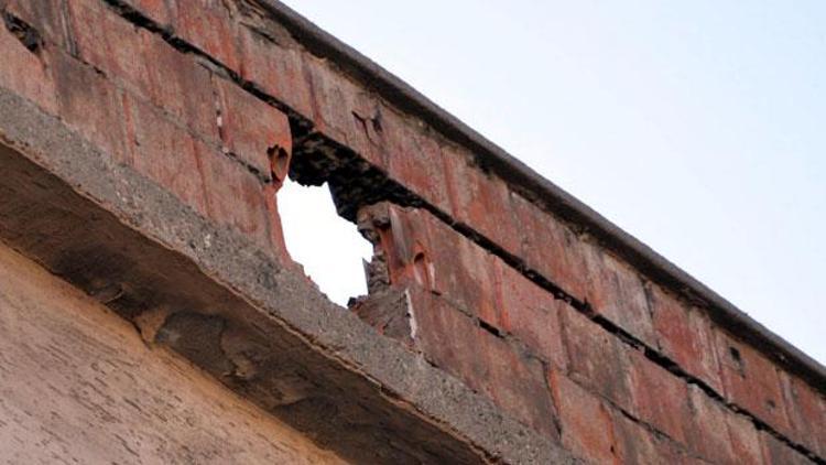 Diyarbakır’da binaya isabet eden cisim panik yarattı