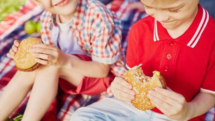Fast food çocuklarda kronik hastalık nedeni