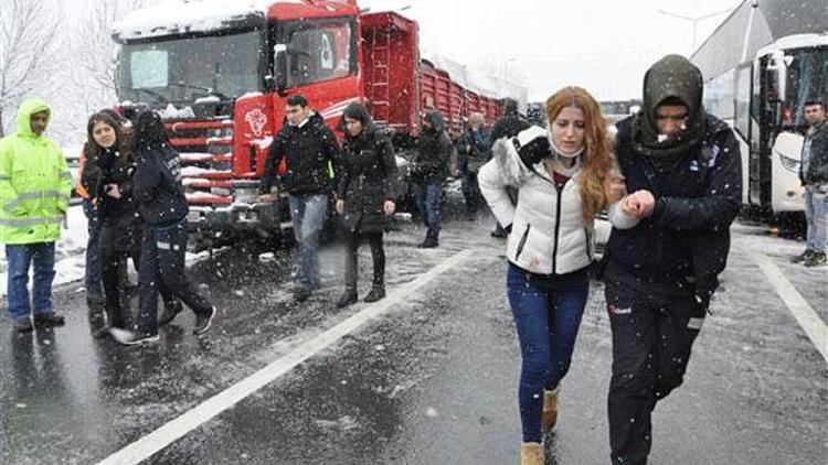 TEMde iki ayrı kaza trafiği felç etti