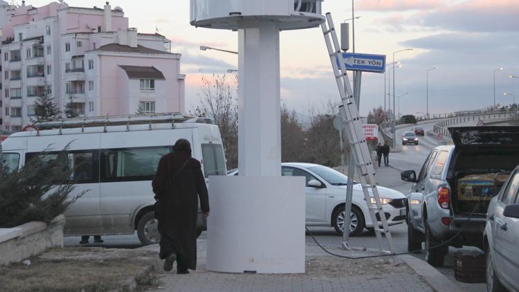 Ortada baz var yandan geç