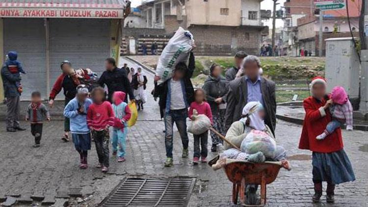 Operasyonların sürdüğü Cizre’den vatandaşlar kaçıyor