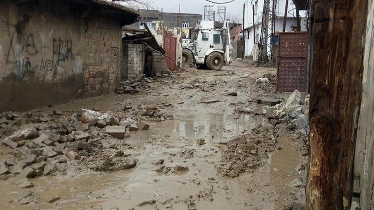 Silopi’de askerler Zap Mahallesi’ne girdi