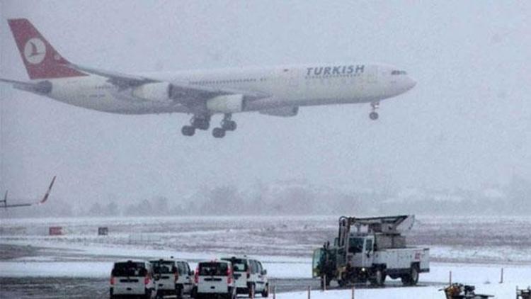 Sivas ve Şanlıurfada hava ulaşımına kar engeli