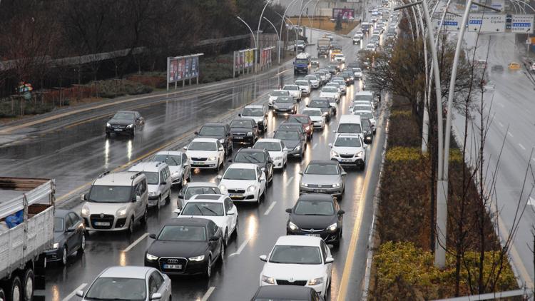 Trafikte ‘su’  etkisi uzadı