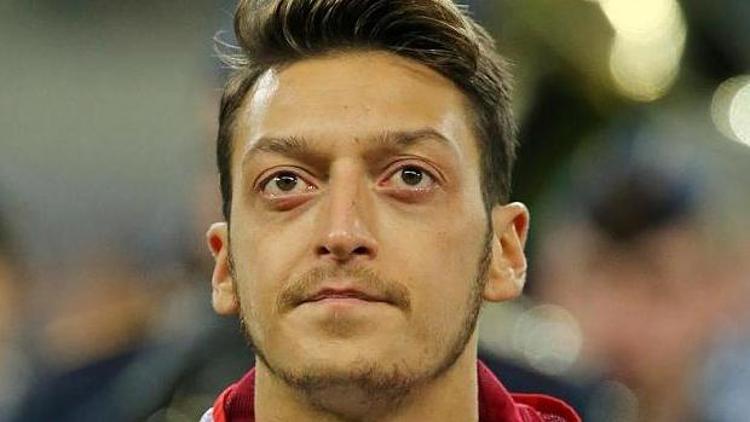 Mesut Özilden Arda Turana mesaj