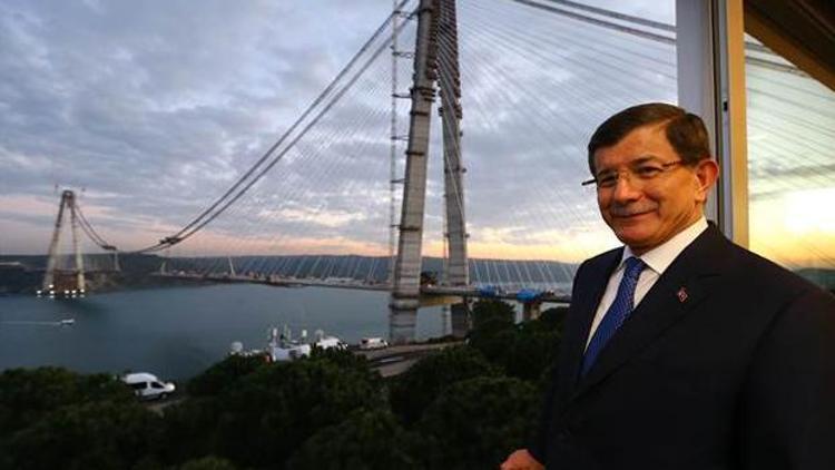 Davutoğlu: 3’üncü köprüyü bu yaz açacağız