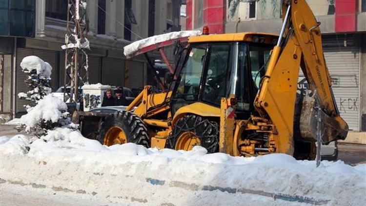 Savcılık Diyarbakırda altı ilçede iş makinelerine el koydu