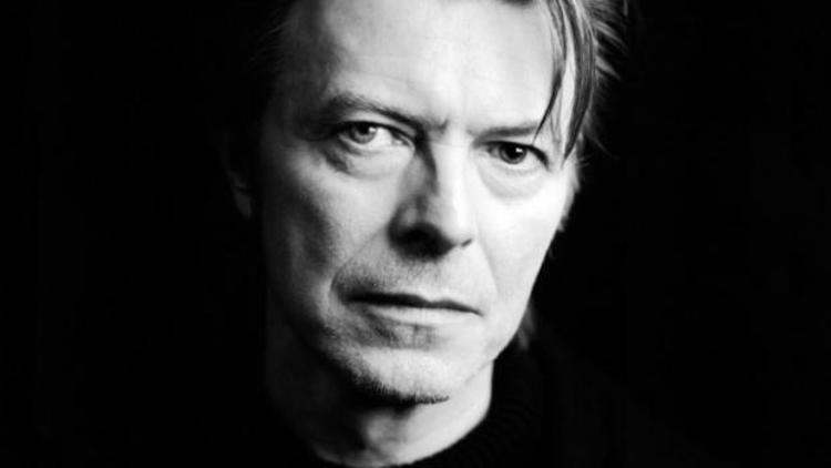 Glam rockın kralı David Bowie hayatını kaybetti |  David Bowie kimdir