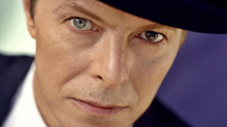 Uzaydan Dünyaya düşmüş bir adam: David Bowie
