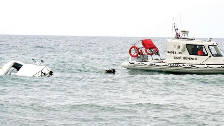 Sürat botu 16 göçmen taşıyamadı