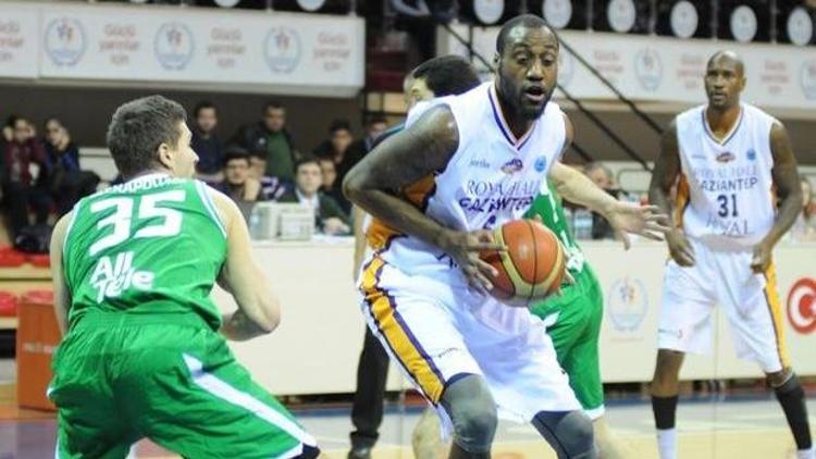 Royal Halı Gaziantep: 76 - Södertalje Kings: 56