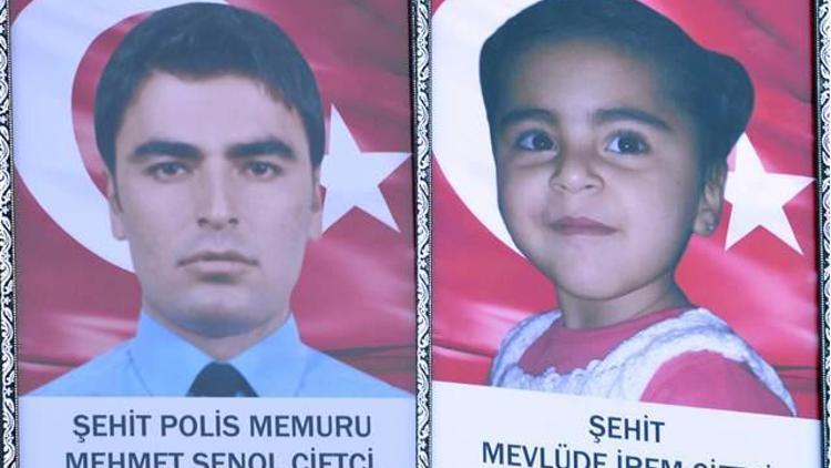 Minik İrem şehit babasının arkasından küçük bir tabutla son yolculuğuna uğurlandı