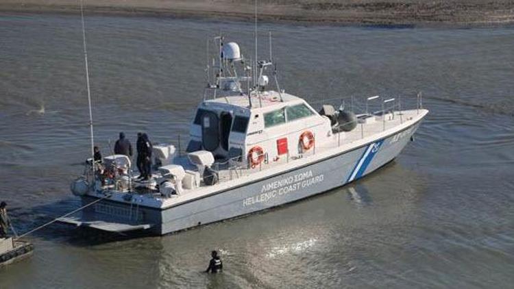 Karaya oturan Yunanistan sahil güvenlik botu böyle kurtarıldı