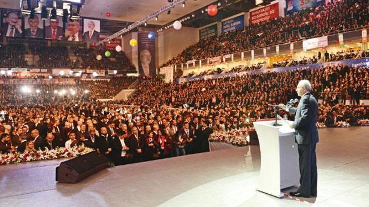 Kemal Kılıçdaroğlu 990 oyla 4. kez Genel Başkan
