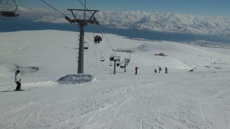 Bitlis’teki 3 kayak merkezinde sezon açıldı