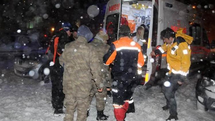 Palandöken Jandarma Karakoluna çığ düştü: 1 asker yaralı