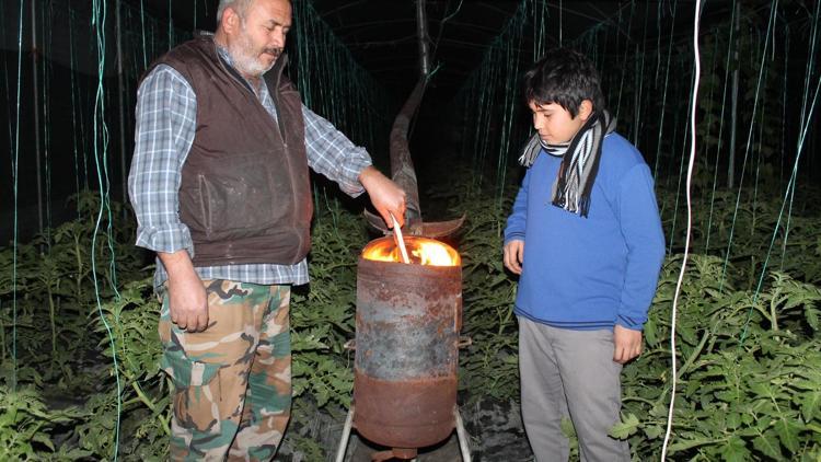 Fırtına ve dolu yağışı çiftçiyi vurdu