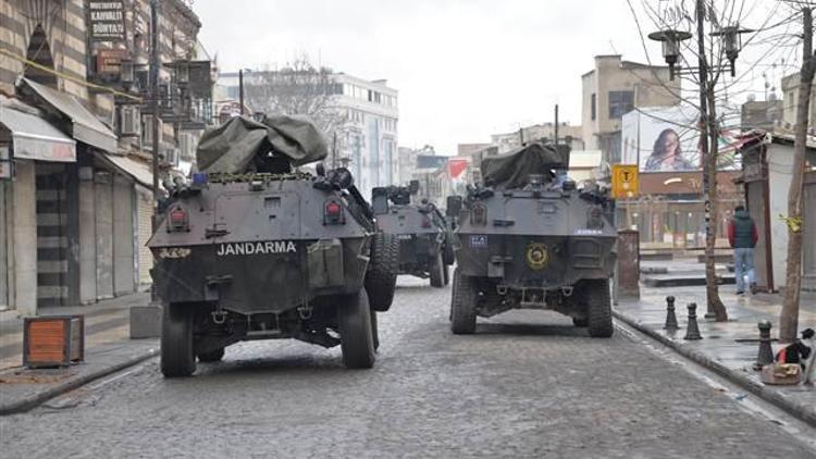 Sur’da kanaslı pusu: 3 polis yaralı