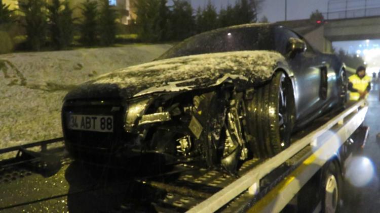 Caner Erkin ve Uygar Mert Zeybek trafik kazası geçirdi