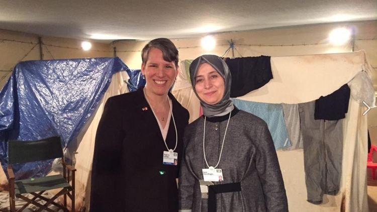 Davos’ta ‘mültecinin bir günü’ etkinliğine Sare Davutoğlu da katıldı