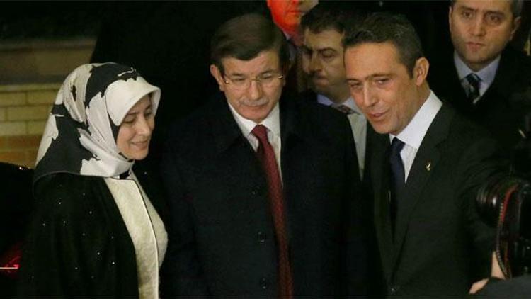 Başbakan Davutoğlundan Koç ailesine taziye ziyareti