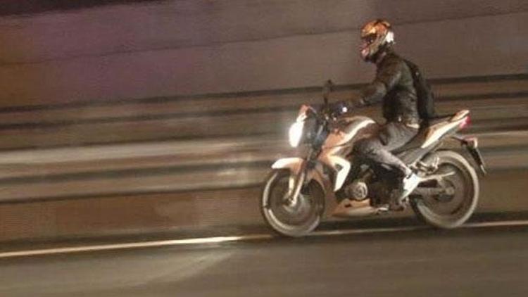 Bidenın konvoyunda motosikletli alarmı