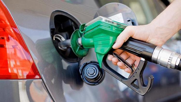 Benzin fiyatları dünyada yüzde 60 Türkiyede yüzde 16 düştü