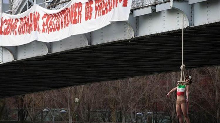 Ruhaninin ziyaretinde FEMEN protestosu