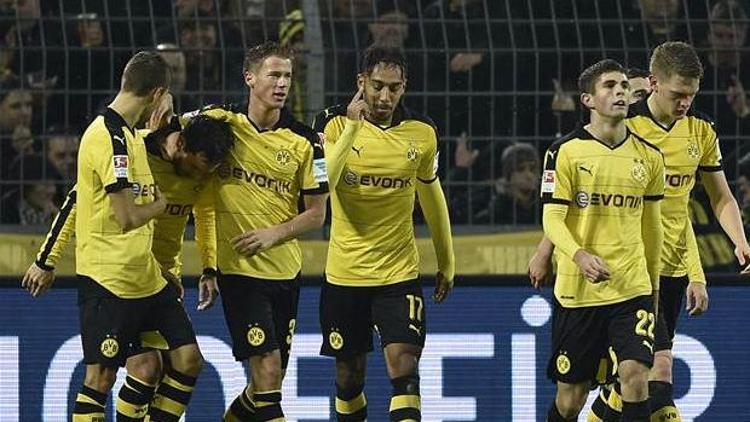 Borussia Dortmund zirve takibini bırakmadı