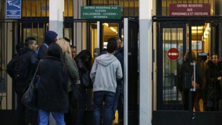 Fransada terör önlemleri: Öğrenciler okul içinde sigara içebilecek