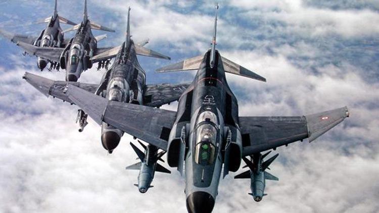 Türkiye 40 savaş uçağıyla Kandili vurdu
