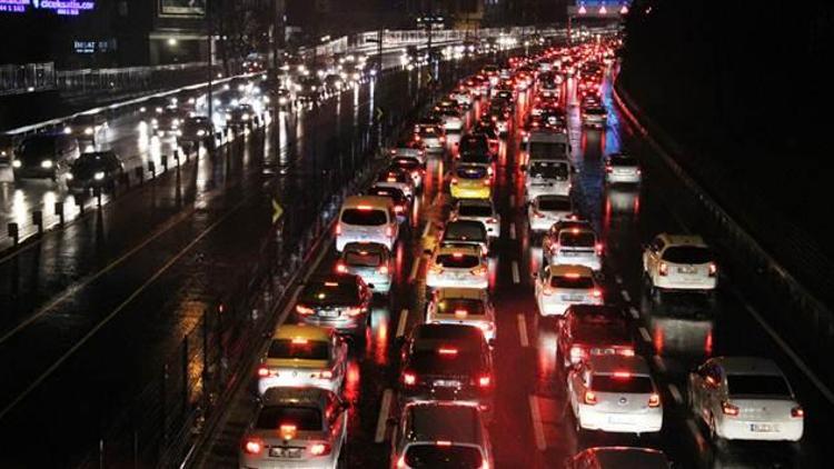 İstanbul’da trafik durma noktasında